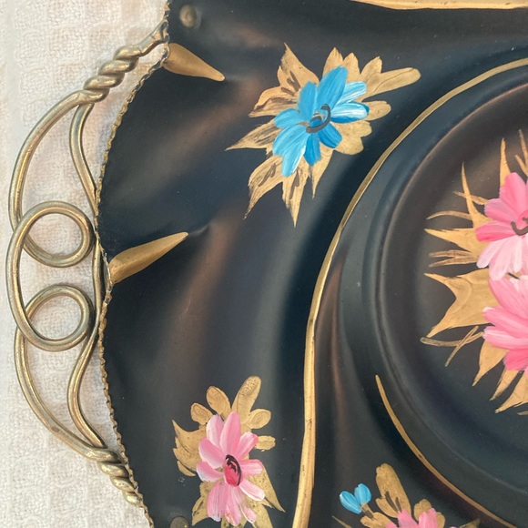 Vintage from the 50’s Farber & Shlevin Inc. Black Hand Painted Floral Metal Tray - Picture 4 of 11